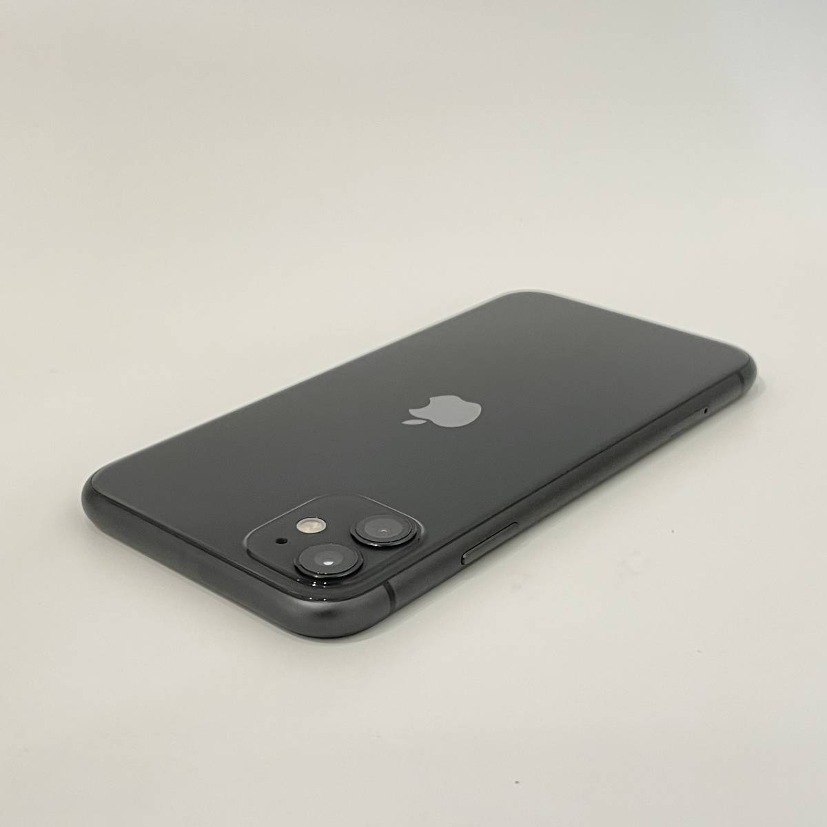 中古美品】国内版SIMフリー iPhone11 256GB ブラック MHDP3J/A