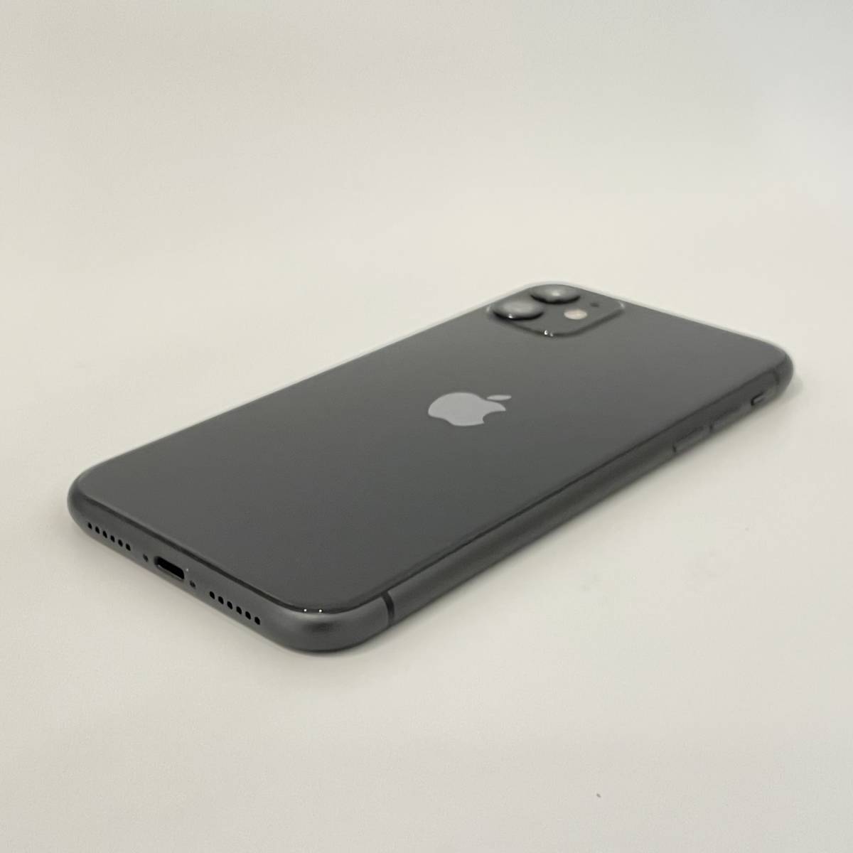 中古美品】国内版SIMフリー iPhone11 256GB ブラック MHDP3J/A