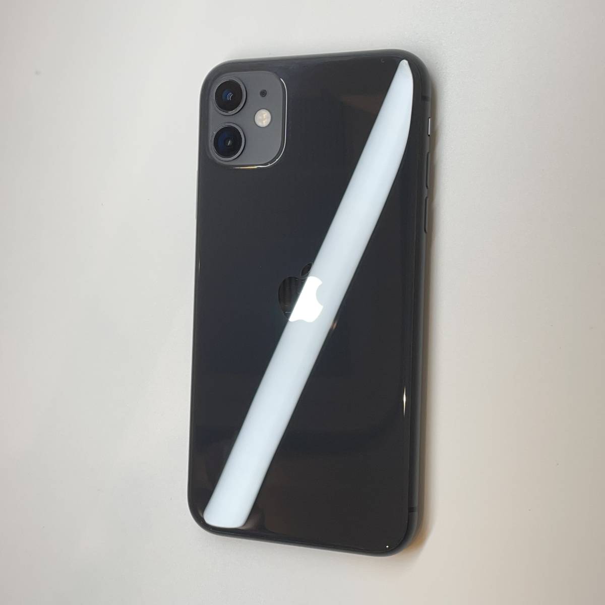 中古美品】国内版SIMフリー iPhone11 256GB ブラック MHDP3J/A