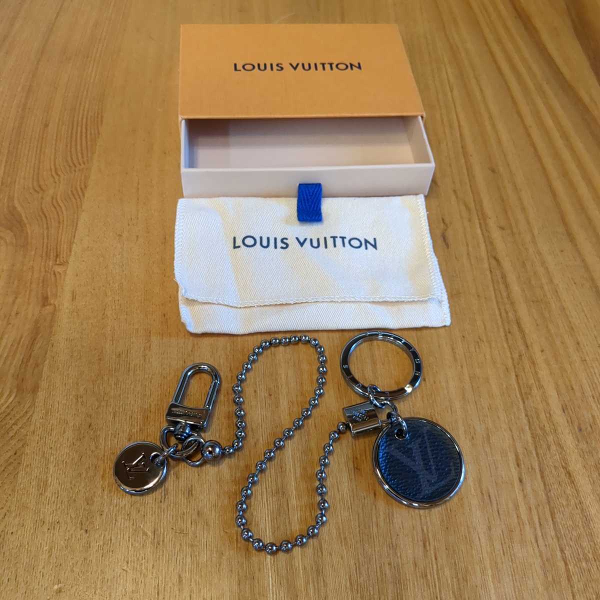 HOT，新作 LOUIS VUITTON ルイヴィトン M63629 ポルトクレ シェンヌモノグラムID キーチェーン モノグラムエクリプス キーリング キーホルダー(ルイ・ヴィトン)｜売買されたオークション情報、yahooの商品情 ルイ・ヴィトン