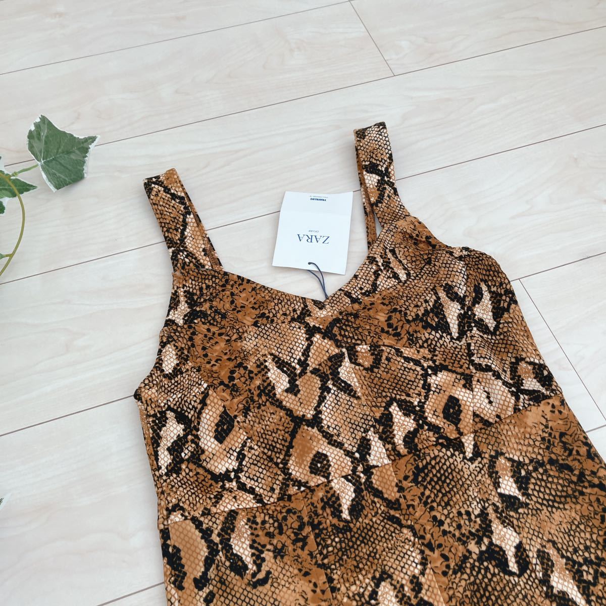 100スタ ZARA ザラ 新品 ミニワンピース ワンピース パイソン ヘビ柄 