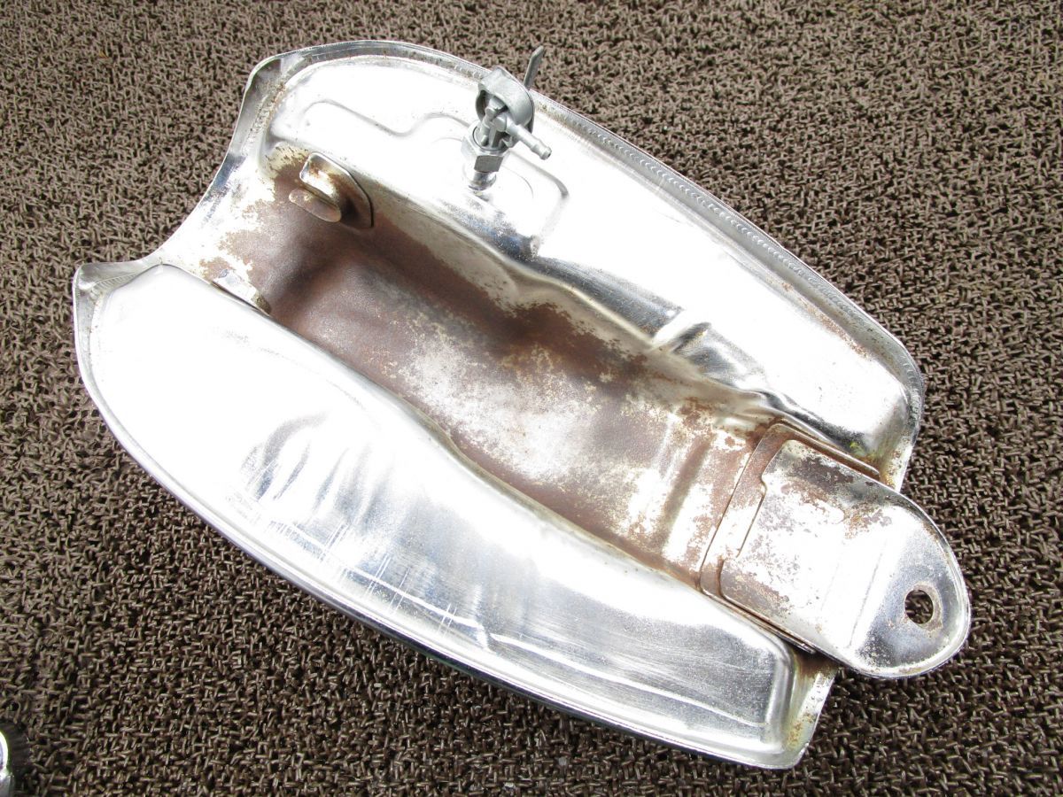 【未使用 新品】ホンダ ゴリラ ガソリンタンク 社外製 キャップ 鍵 コック付属 未使用 新品】ホンダ ゴリラ ガソリンタンク 社外製 キャップ 鍵