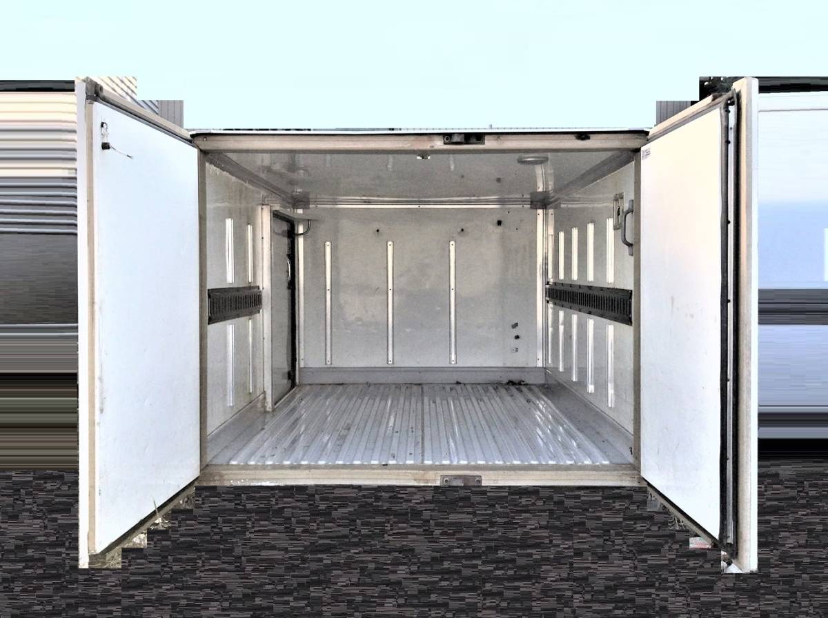 格安，セール 処分品 ジャンク 内寸高さ1.1ｍ 21102 外寸2.4m 断熱材入 コンテナ 千葉発 ペットハウス 倉庫 物置 資材置場(物置一般)｜売買されたオークション情報、yahooの商品情報をアーカイブ公開 - オーク その他
