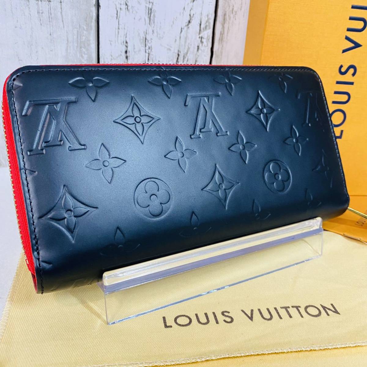 S級美品】1円 LOUISVUITTON ブラック×レッド ジッピーウォレット 男女