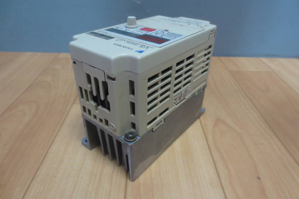 ☆ YASKAWA 安川電機 インバータ CIMR-J7AA20P4 ☆064☆ (電材、配電 