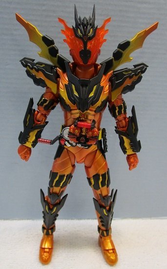 □S.H.Figuarts フィギュアーツ 仮面ライダークローズマグマ『仮面