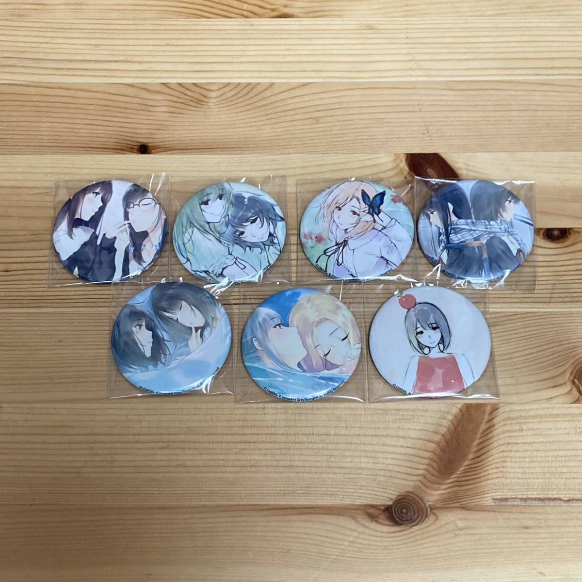 FLOWERS Innocent Grey 画展 缶バッジ7種 複数あるで 【公式通販】