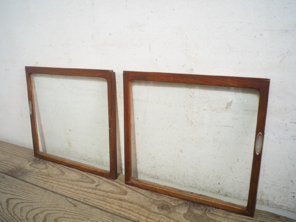 ユH0012◆【H37，5cm×W41cm】×2枚◆ヴィンテージ◆ゆらゆらガラスの小振りな木枠引き戸◆建具 波ガラス戸 小窓 サッシ カフェ 建材S笹1