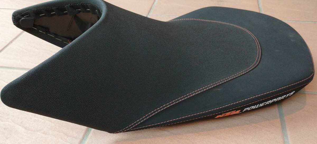 人気ブランド激安通販 KTM 690DUKE 用 KTM POWERPARTS エルゴシート