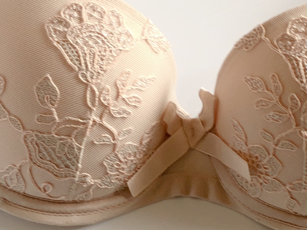 A70☆Chantelle シャンテル ワンホックブラ　フランス パープルレース A70☆Chantelle シャンテル ワンホックブラ フランス パープルレース
