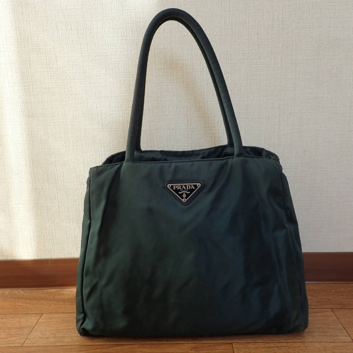 トートバッグ PRADA ナイロン プラダ - メルカリ ブラック 台形 2026年 