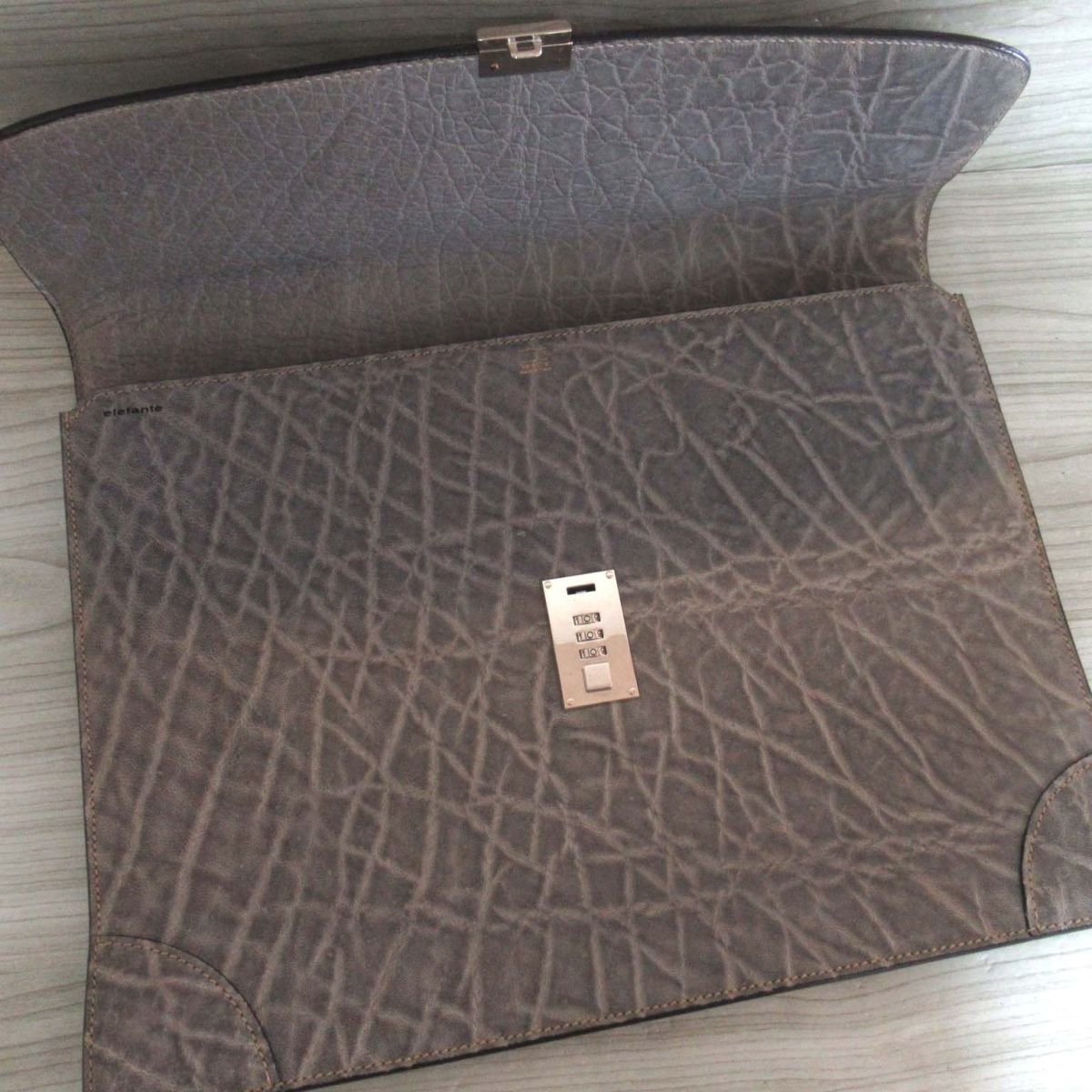 ほぼ美品 Valextra ヴァレクストラ エレファントレザー ブリーフケース 