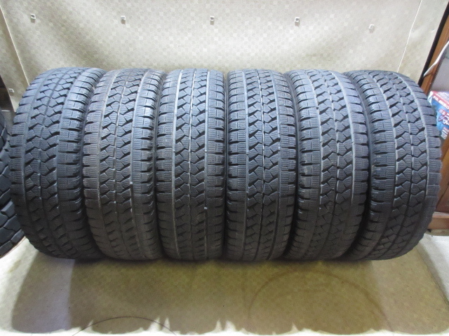 225/60R17 99Q ブリヂストン ブリザック VRX スタッドレスタイヤ 冬