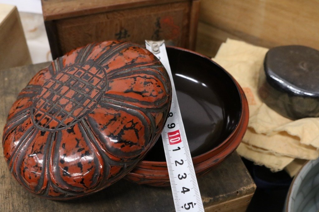 漆器 小物・雑貨 – 高翆 伝統工芸 | SELECTION脚付小箱「円」（輪島塗） HEIANDO 沈金［髙島屋選定品 宝相華 溜（5客） 輪島塗〈大藤漆器店〉雑煮椀 古代漆絵重箱 漆 重箱 WEB本店