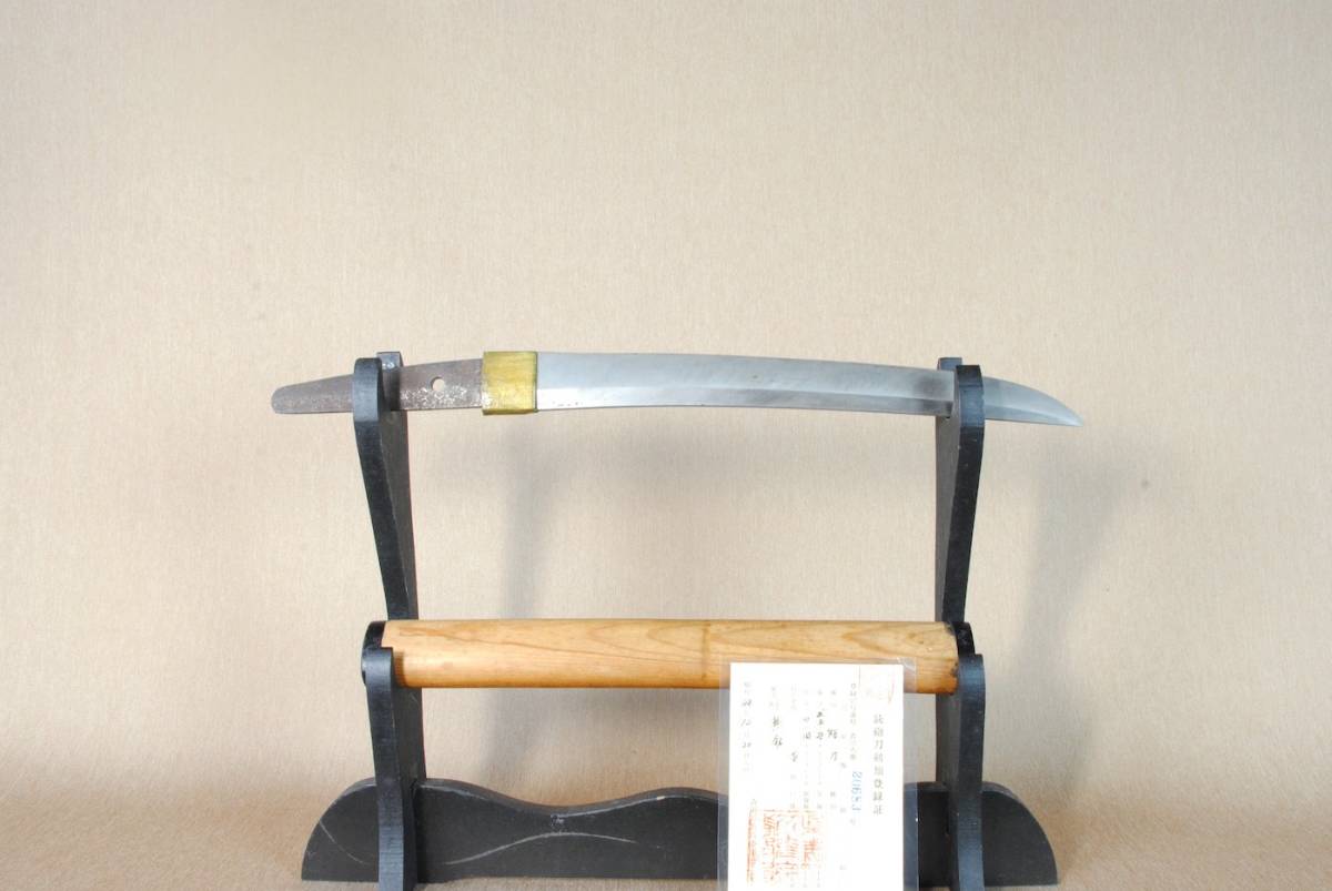 無銘 良拵え入りの平造りの短刀 優乱刃紋 刃長25.3cm 元幅2.63 朱塗