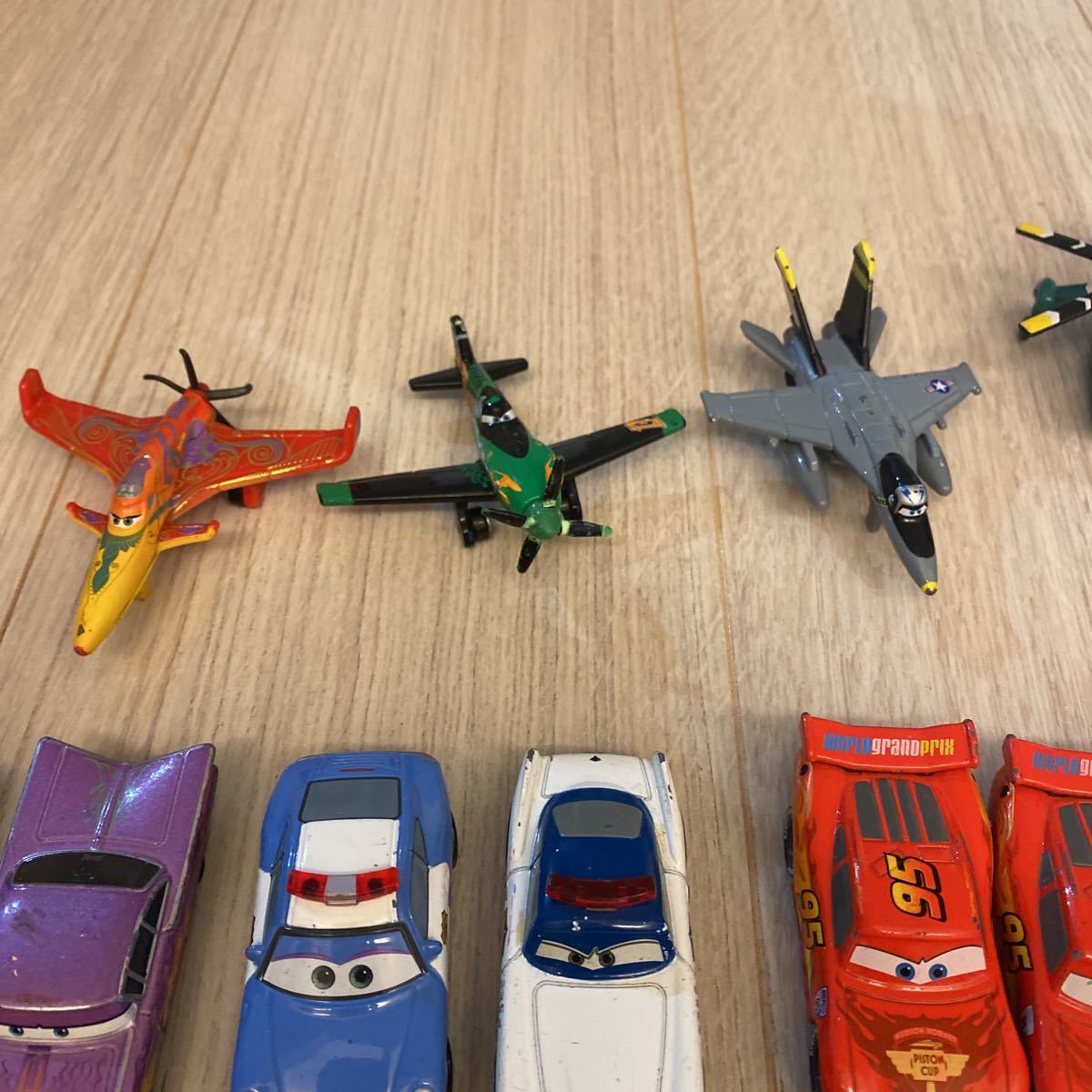 85トミカ TOMICA ディズニー カーズ プレーンズ まとめ売りまとめて39