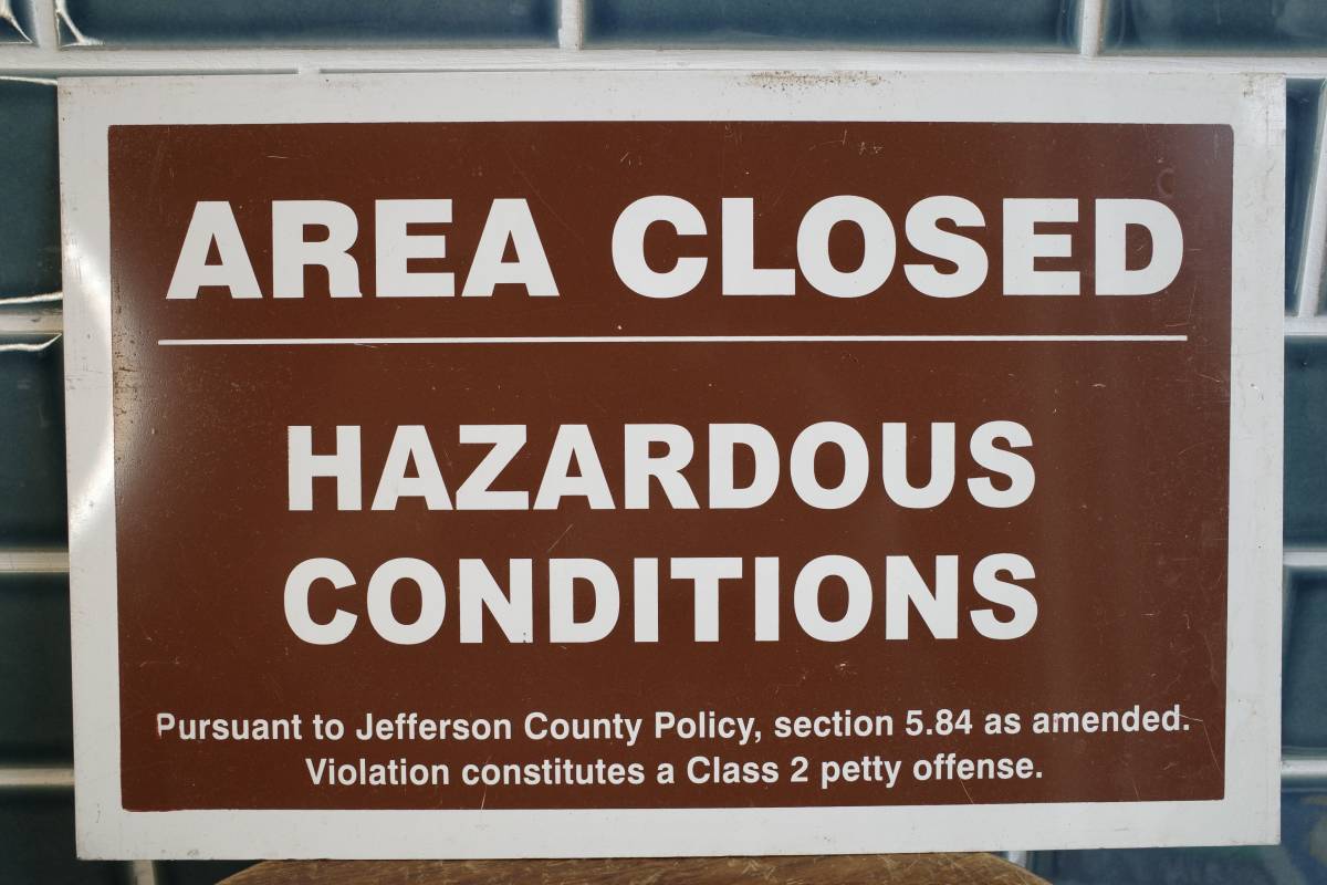 ビンテージ コロラド州 Jefferson Country CLOSED 看板 メタルサイン 
