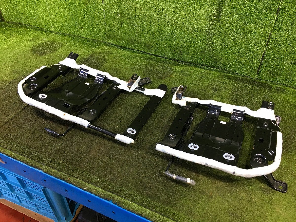  新N管理71744 H18 フォレスター SG5 クロススポーツ2.0I AWD リアシート用 台座 シートレール 左右セット(スバル用)｜売買されたオークション情報、yahooの商品情報をアーカイブ公開 - オークファ スバル用