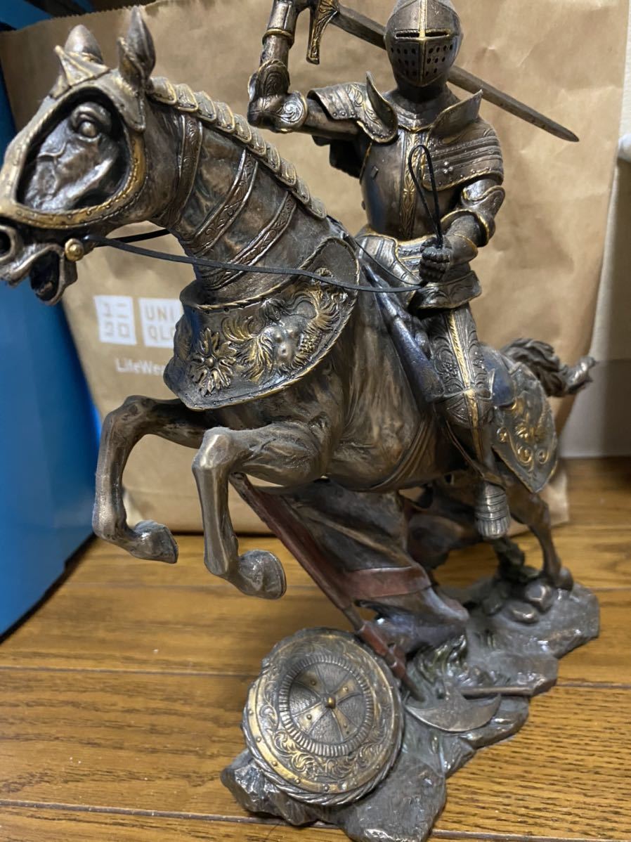 中世騎士 騎馬突撃像 ダイキャスト製 トップランドトレーディング