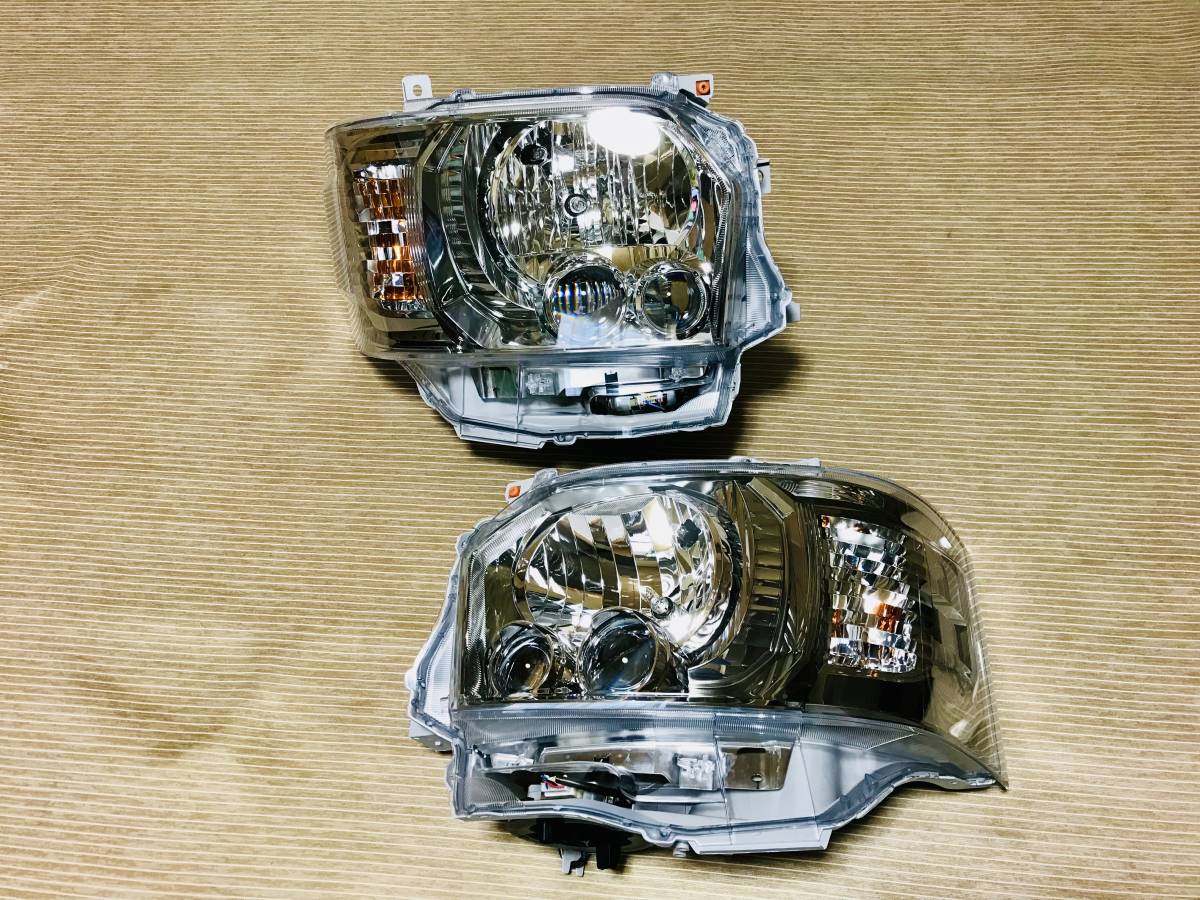 人気，新作登場 新車外し ハイエース 200系 ダークプライム2 現行7型 純正LEDヘッドライト 左右セット KOITO26-137 A3 コンピュータ付(ヘッドライト)｜売買されたオークション情報、yahooの商品情報をアーカイブ公 トヨタ用