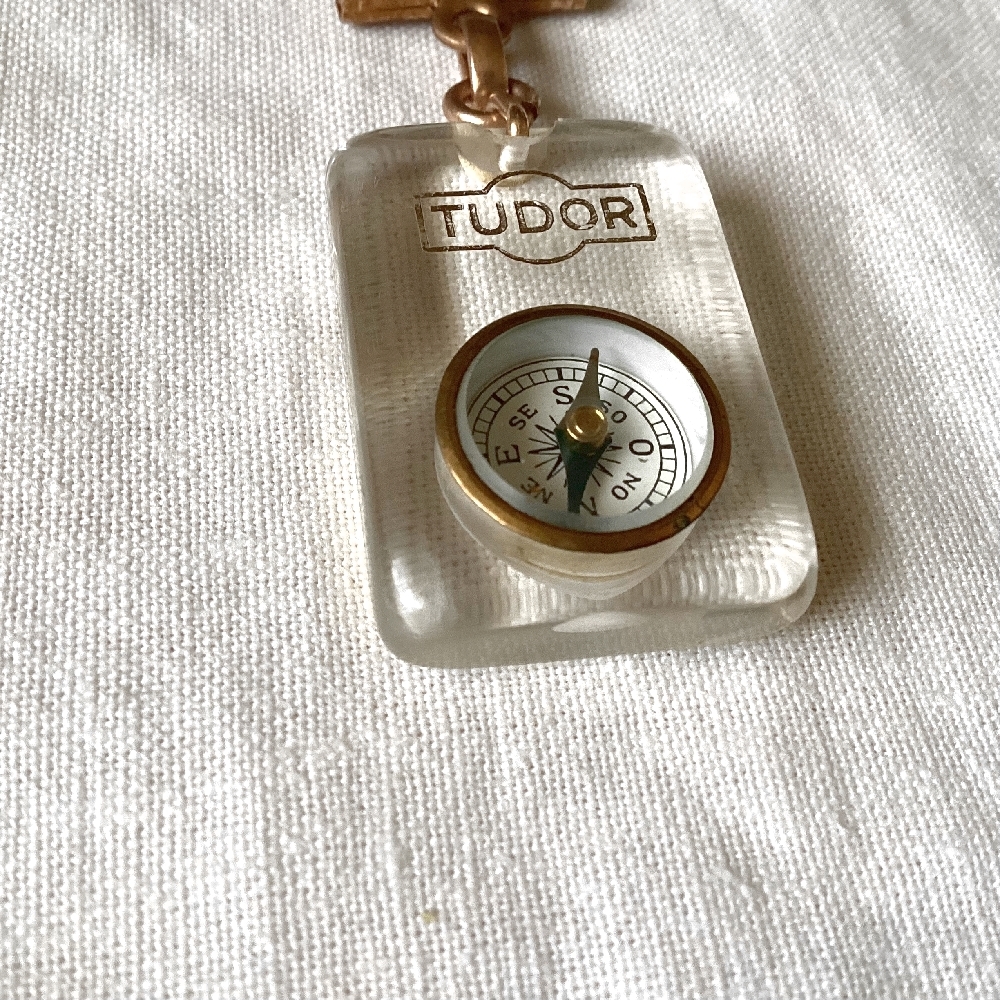 ブルボンTUDOR コンパス 方位磁石 フランス ヴィンテージキーホルダー 60年代 フレンチキーホルダー ブルボン TUDOR 刻印あり コンパス 方位