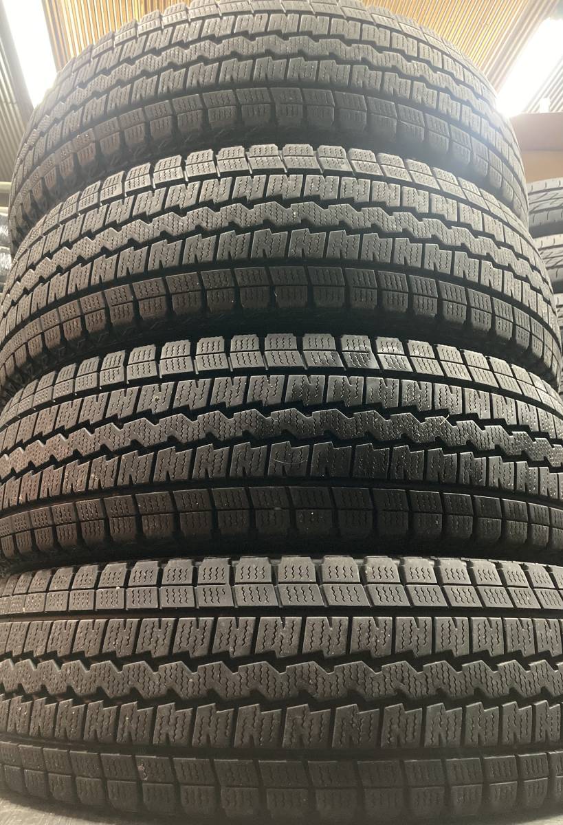 195/80r15 タイヤ 4本 キャラバン ハイエース Amazon.co.jp: TRIANGLE