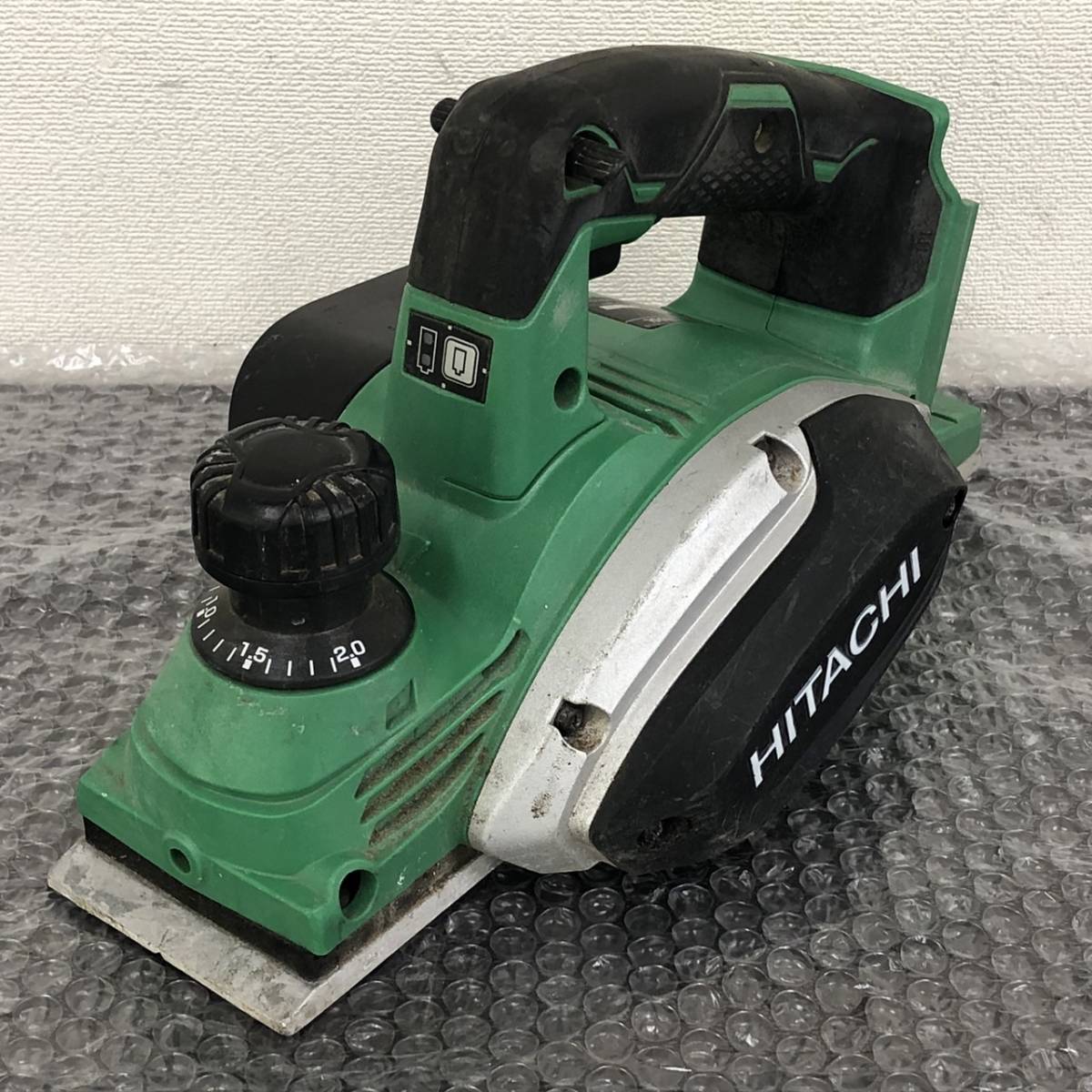  L261168 011 -328/OK3000 名古屋 HITACHI 日立工機 82mm コードレスかんな P 18DSL(電動かんな)｜売買されたオークション情報、yahooの商品情報をアーカイブ公開 - オークファン 電動かんな