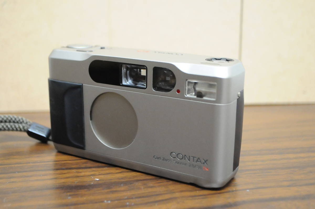【美品】京セラCONTAX T2 Sonnar 38mm F2.8チタンシルバー コンタックス T2 CONTAX Carl Zeiss Sonnar 2.8/38 T*（#1055） CONTAX