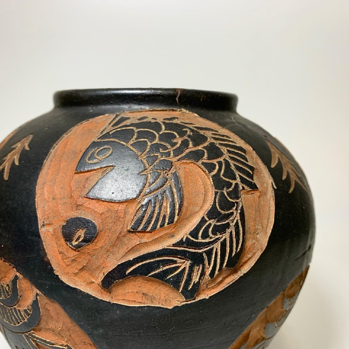 京全】 古琉球 首里城掻落魚文壷 花入 古典焼/壺屋