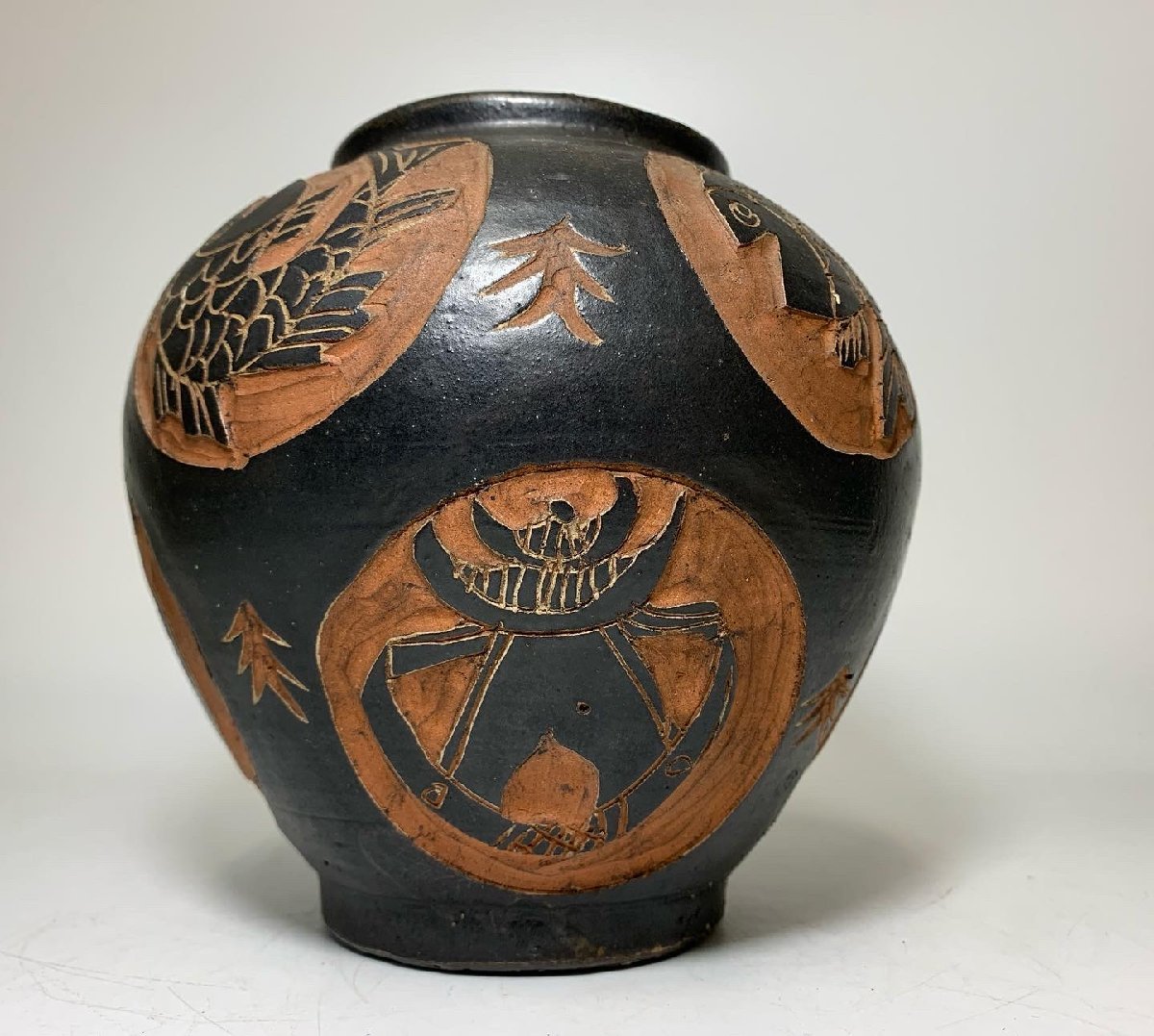 京全】 古琉球 首里城掻落魚文壷 花入 古典焼/壺屋