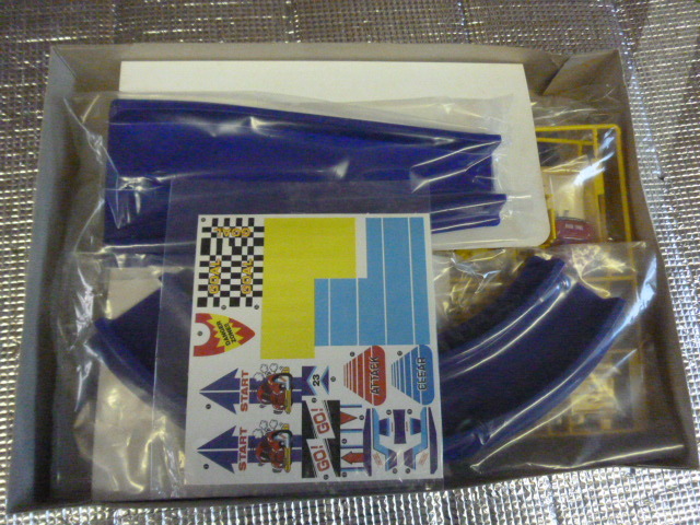 新品未使用！ ゼロヨンQ太 秘技チャレンジコースセット 赤マグナム号 