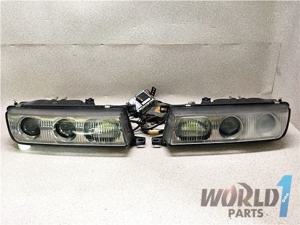 車 セフィーロ A31 ヘッドライト左右セット