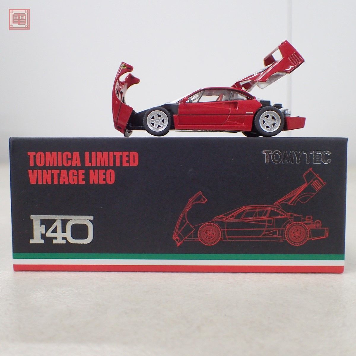 トミカリミテッドヴィンテージ ネオ フェラーリ F40 赤 トミーテック
