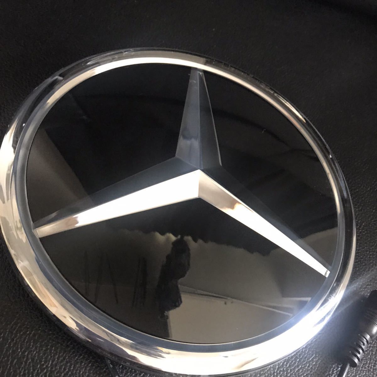 最新 メルセデスベンツ スターマーク グリル LED エンブレム白 