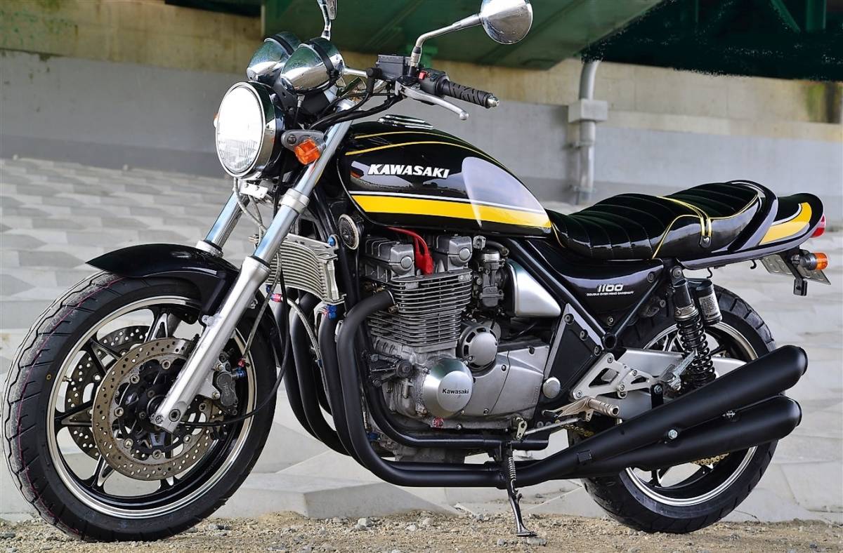 ゼファー1100 4本出し マフラー 黒/ ブラック 社外 Z2仕様 未使用 新品 