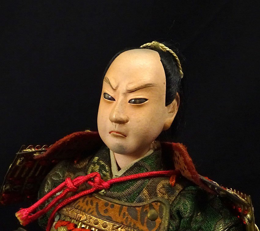 緑屋zc□ 時代物 日本人形 馬乗 八幡太郎義家 木箱 高約37cm i9/11
