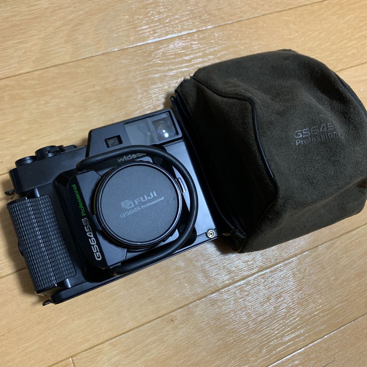 FUJI GS645S Professional Wide 60 Fuji GS645S - Photographing British 0