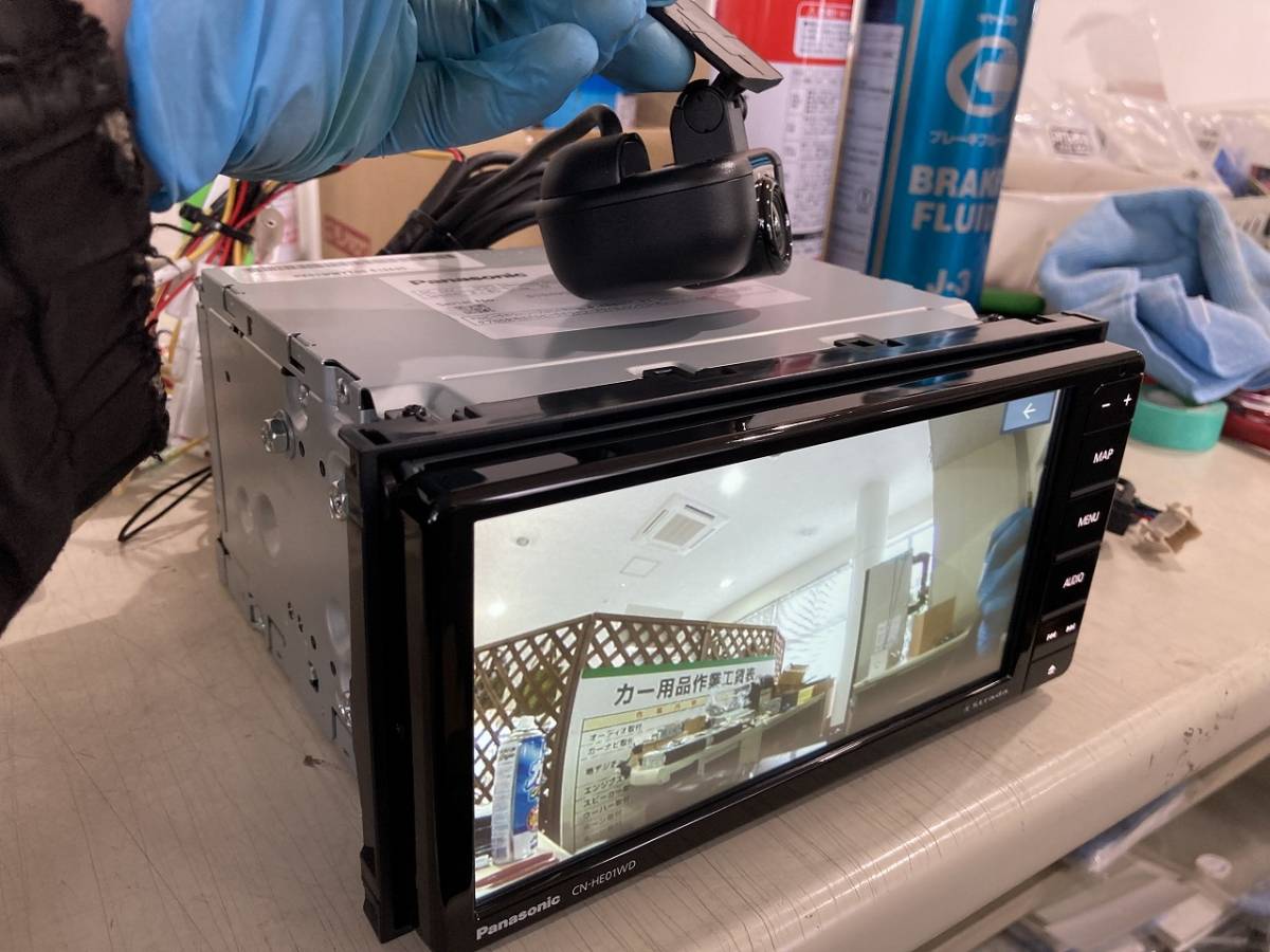 中古美品 2021年製☆パナソニック ストラーダ CN-HE01WD☆7インチ 