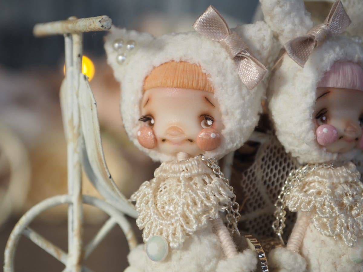 1/12 迷子のふぅちゃん ＊姉妹〜お姉ちゃん猫〜＊ 創作人形 ミニチュアドール 手のひらサイズ 粘土 羊毛 ドールハウスやお友達に ◆Riri.◆ : 1&frasl;12 迷子のふぅちゃん 大好きな姉をスルーして弟猫が向かった先は…？ 姉猫を愛情いっぱいにグルーミングする思いやりのある弟猫 離れ離れにできない」譲渡会で出会った姉妹猫を一緒にお迎え