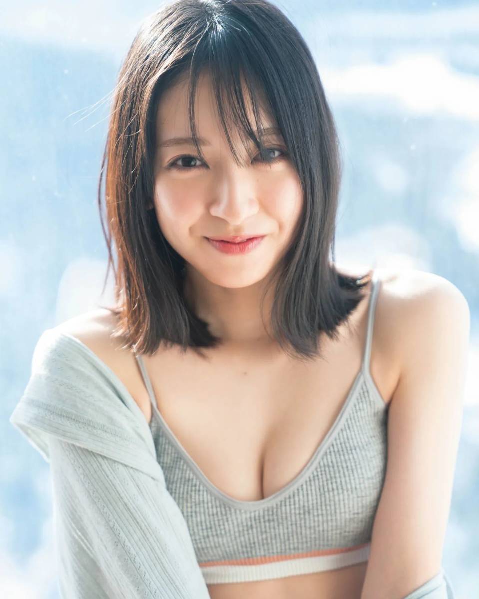 ☆彡A1超大判　金村美玖　灰色ビキニ　プール　ポスター 