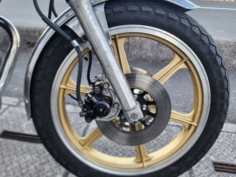 CB250T CB400T CB250N CB400N BEET キャスト 19 / 18 インチ 前後