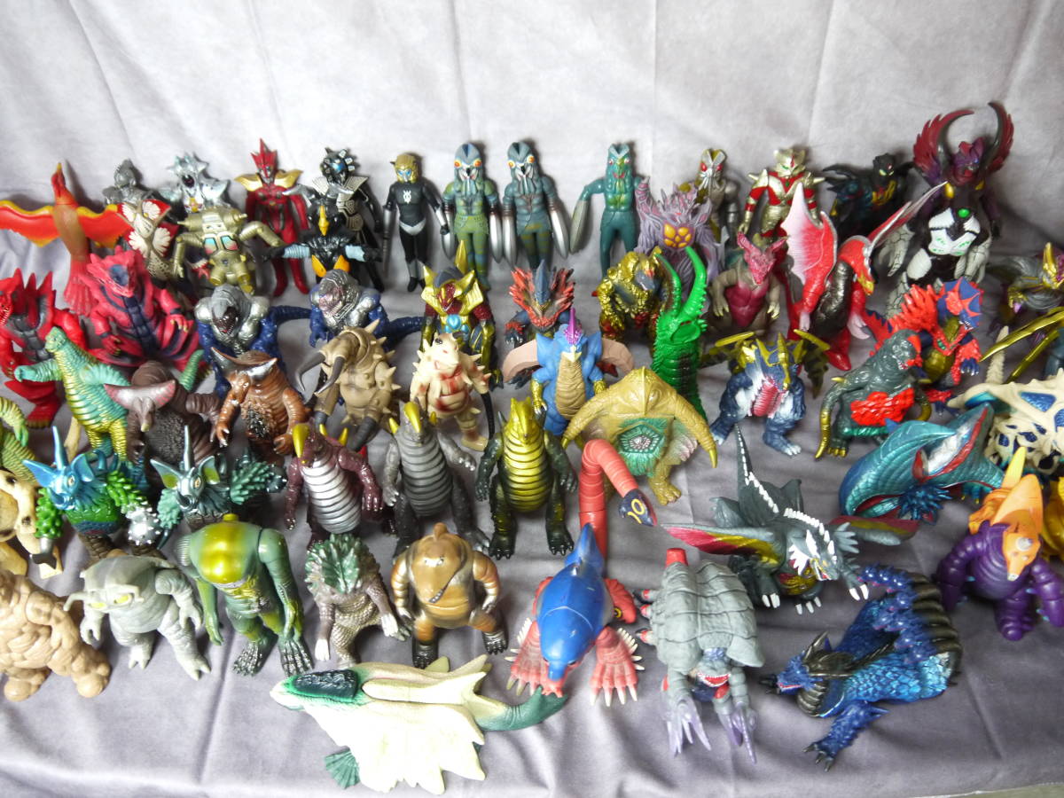 ウルトラ怪獣シリーズ　怪獣ソフビ　67体セット　バンダイ　全高16センチ程度