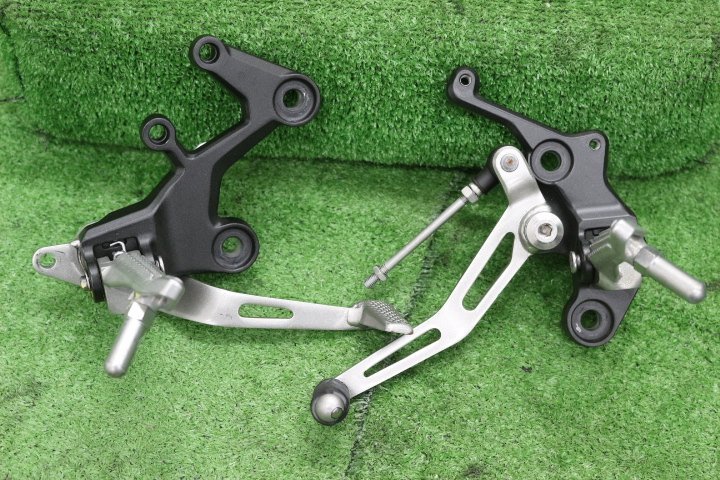 40393☆NINJA250/NINJA400. （EX250P/EX400G）2018～2021 純正ステップ