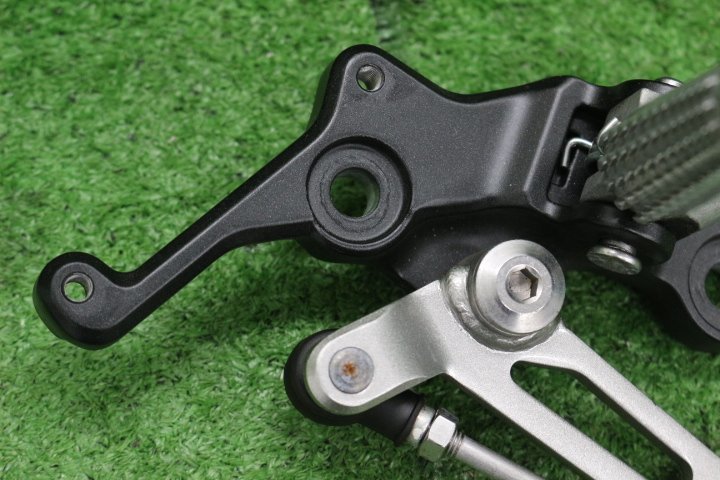 40393☆NINJA250/NINJA400. （EX250P/EX400G）2018～2021 純正ステップ