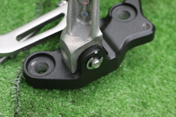 40393☆NINJA250/NINJA400. （EX250P/EX400G）2018～2021 純正ステップ