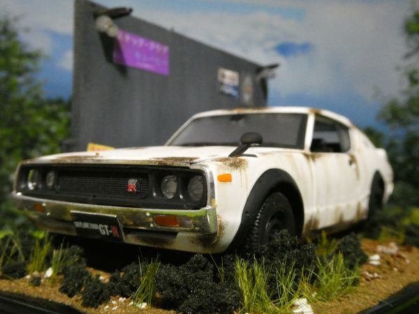 1/24 NISSAN スカイライン 2000GT-R 草ヒロ ジオラマ完成品 ケース付