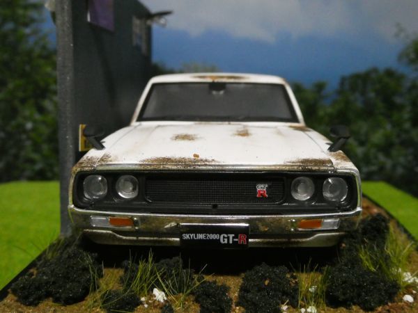 1/24 NISSAN スカイライン 2000GT-R 草ヒロ ジオラマ完成品 ケース付
