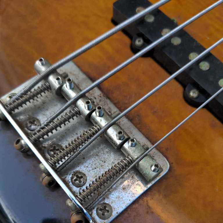 FERNANDES エレキベースFRB-70 シルバー 4弦フェルナンデス FERNANDES エレキベースFRB-70 シルバー 4弦フェルナンデス Fernandes