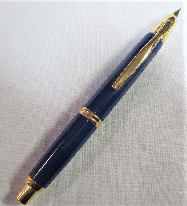 パイロット万年筆・キャップレス/ブルー 18K-M 良品 です