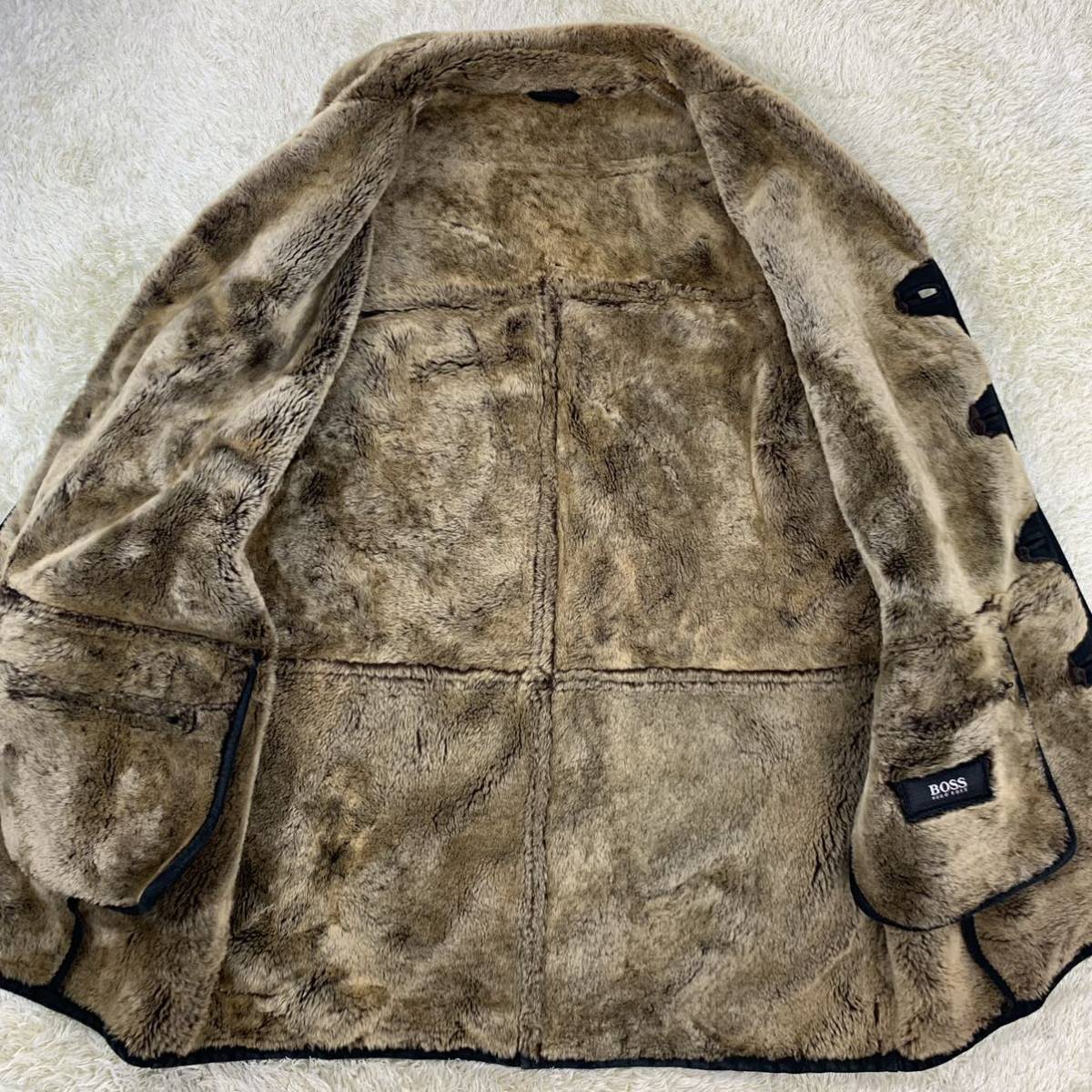 極美品 希少XLサイズ!! ヒューゴボス 『圧巻の高級感』HUGO BOSS